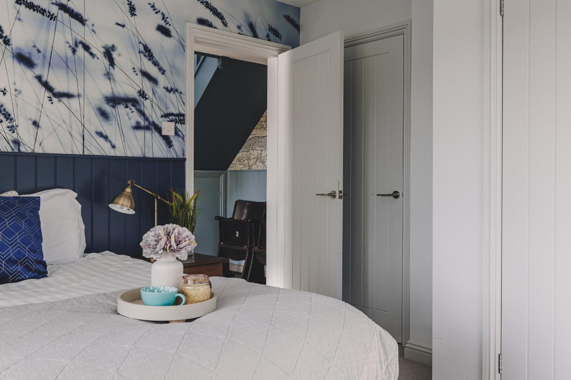 The Curlews - Waterside, Boutique With 360 Views And Hydropool
